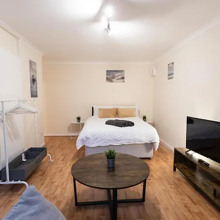 October Disc - Long - Contractors Apartment